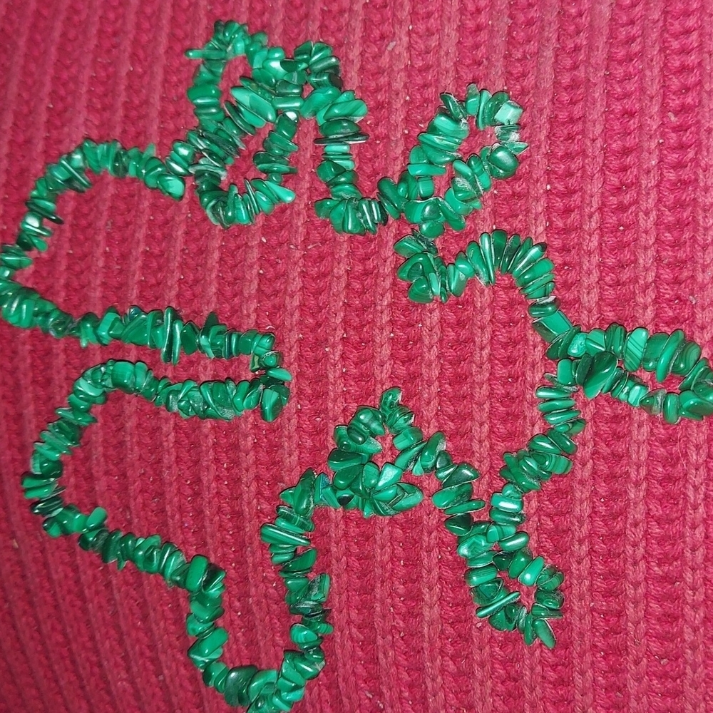 Xtra long malachite chip necklace
